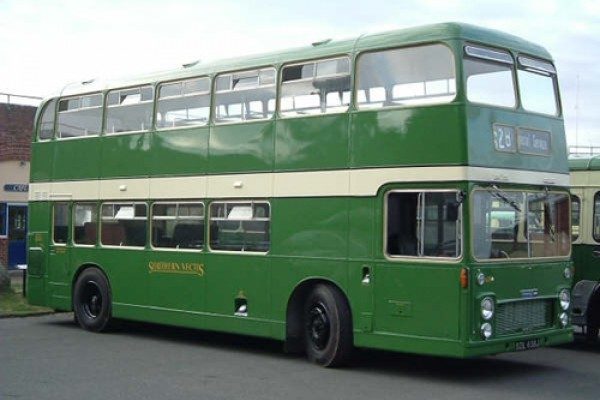 Vintage Bus Spray Painting